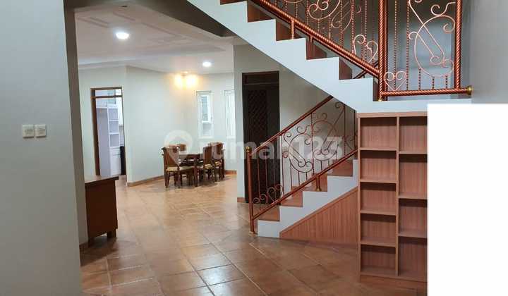 Sewa Rumah Bagus di Taman Simpruk Lippo Cikarang  2