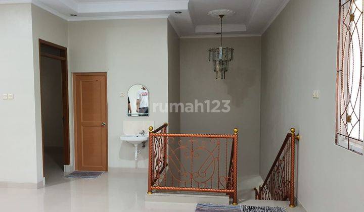 Sewa Rumah Bagus di Taman Simpruk Lippo Cikarang  4