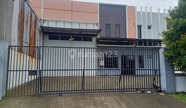 Dijual Gudang di Delta Silicon 1