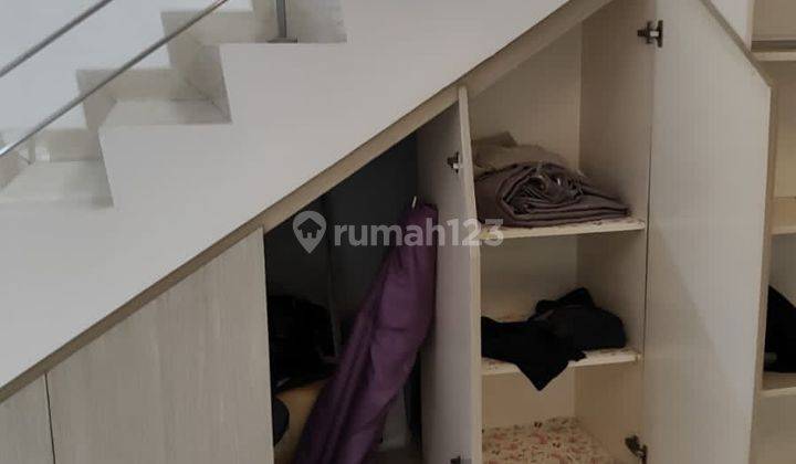 Dijual Rumah 2 Lantai Daerah PIK Semi Furnished SHM 2