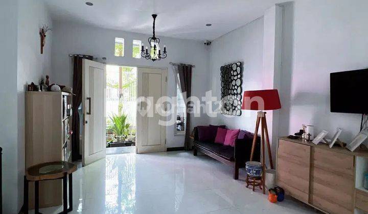 RUMAH GRIYA BABATAN MUKTI 3 LANTAI SEMI FURNISHED SIAP HUNI 2