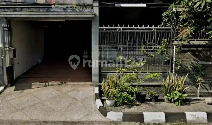 Rumah Gayungsari Tinggi Rumah 1,5 Meter Dari Jalan Raya Row Jalan 5 Mobil