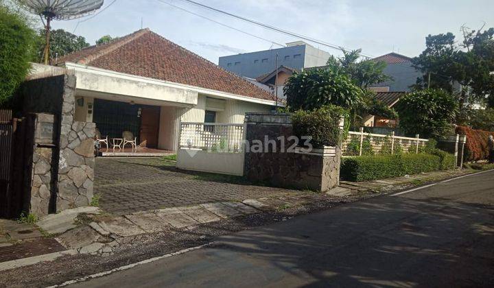 Dijual Rumah Klasik Luas Dan Besar di Sarijadi Raya Bandung Kota 1