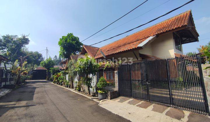 Dijual Rumah Villa Furnished di Cigadung Selatan Bandung Kota 1