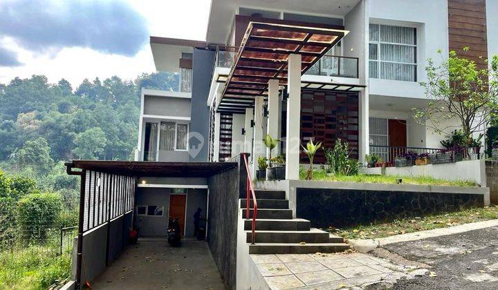 Dijual Rumah Modern Furnished di Dago Giri Bandung Utara 2