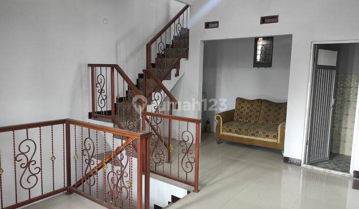 Dijual Rumah Murah 3 Lantai Furnished di Cihanjuang Cimahi Utara 2