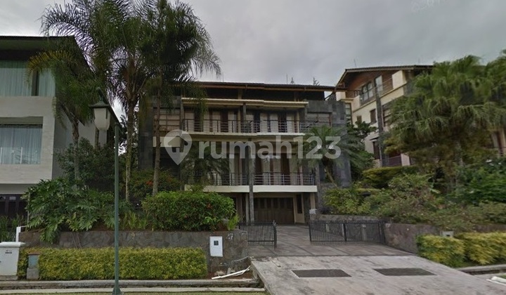 Large House for Rent Fully Furnished at Dago Pakar Resort Bandung 1