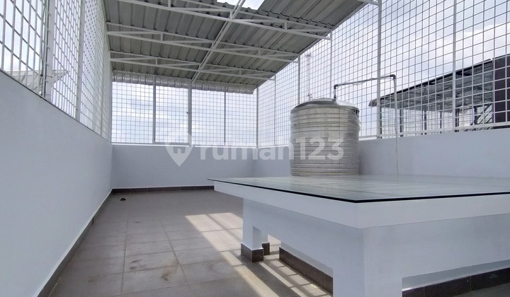 Rumah 2.5 Lantai di Jalan Surya Daerah Krakatau 4