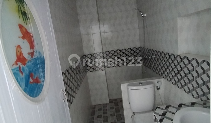 Rumah 2.5 Lantai di Jalan Surya Daerah Krakatau 6