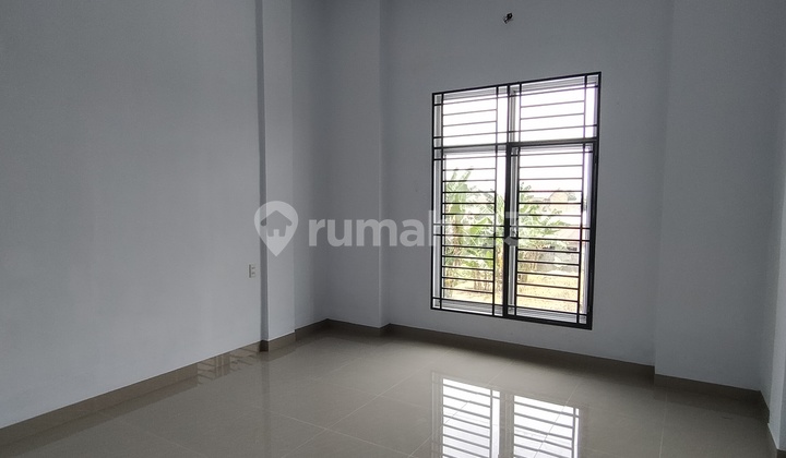 Rumah 2.5 Lantai di Jalan Surya Daerah Krakatau 8