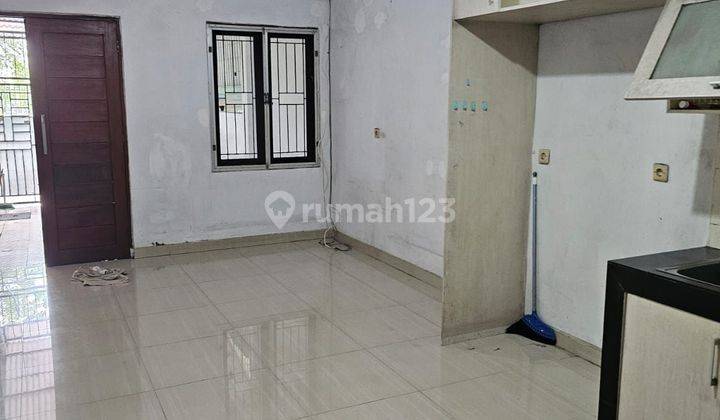 RUMAH 3 LANTAI TAMAN PALEM LESTARI JAKBAR, STRATEGIS (YN) 2