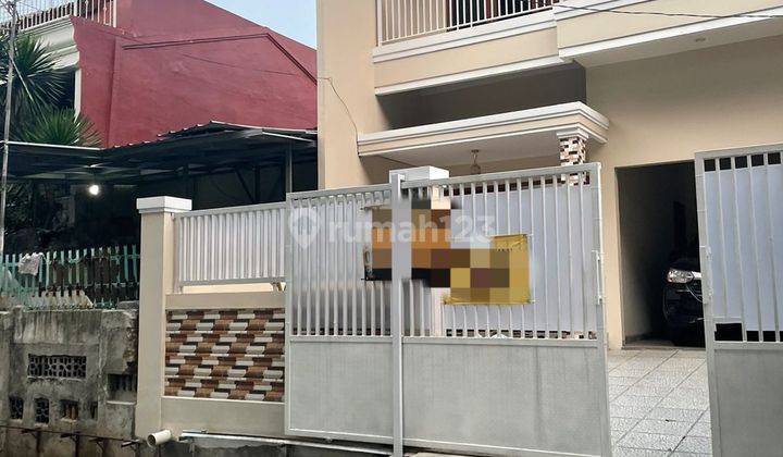 Rumah 2 Lantai Sumur Batu, Bagus Dan Rapi Dijual Cepat 1