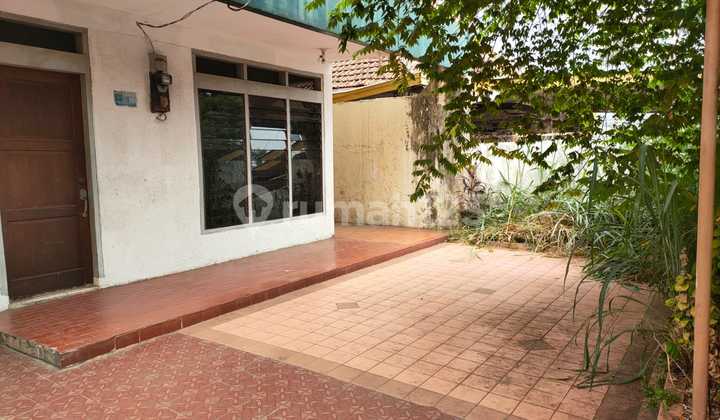 Dwiwarna Raya House Central Jakarta, Strategic Quick Sale