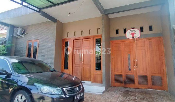 Rumah di Menjangan dalam SHM Bagus Barat Daya semi furnished 1