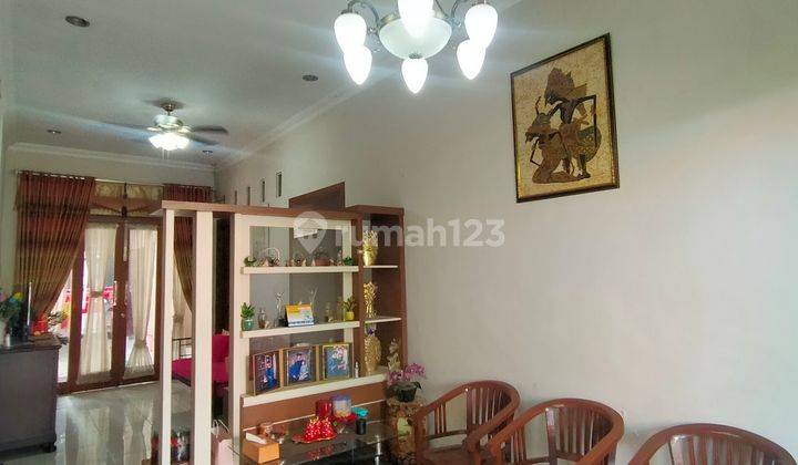 Rumah di Menjangan dalam SHM Bagus Barat Daya semi furnished 2