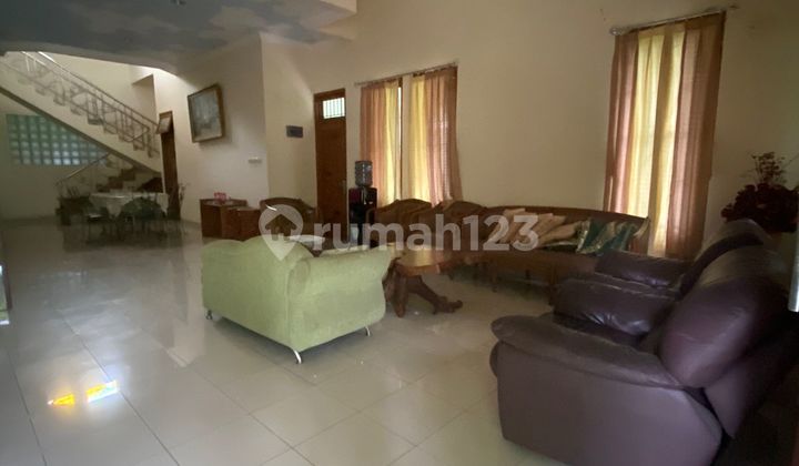Villa Super Luas Bagus Furnished SHM di Villa Cisarua, Bandung 3