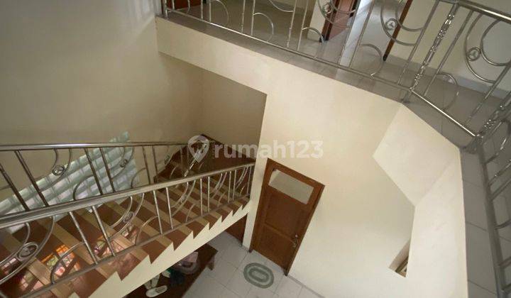 Villa Super Luas Bagus Furnished SHM di Villa Cisarua, Bandung 14
