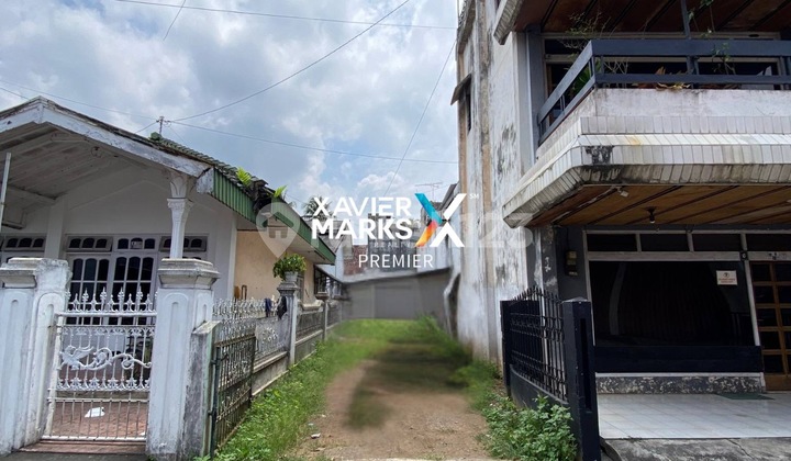 Dijual Rumah Bangunan Klasik Hitung Tanah di Kepanjen Malang