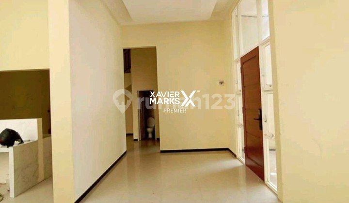 Beautiful 2-Story House Near G. Mercure Blimbing Hotel, Malang City 2