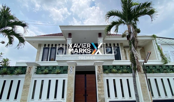Dijual Rumah Mewah Posisi Hook + Privat Poll di Malang