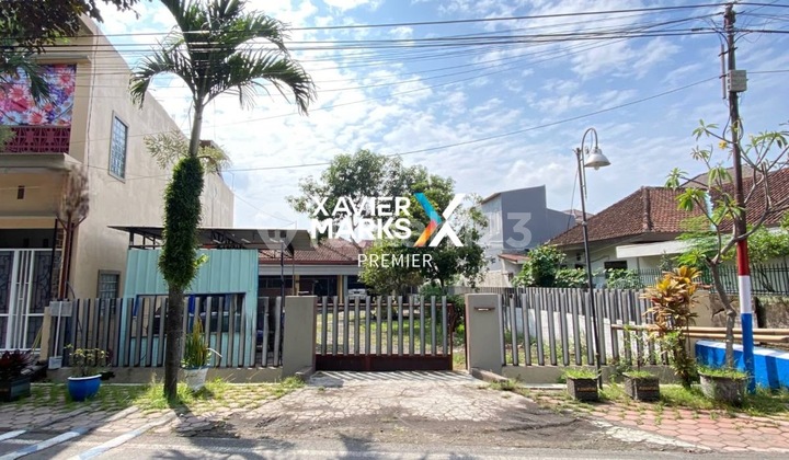 Dijual Rumah Bangunan Classic dengan Sisa Lahan yang Luas di Sulfat