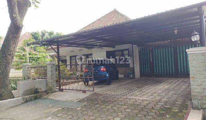 Dijual Rumah Strategis Di Sayap Riau Kota Bandung  1