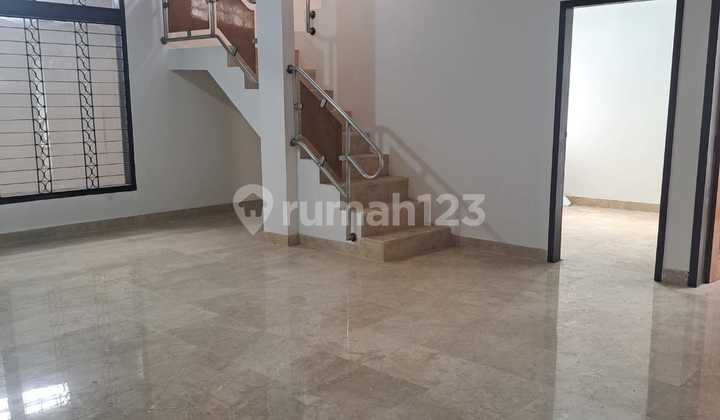 Dijual Cepat Rumah Siap Huni Baru Renov Sayap Pajajaran- Moh.mesri Bandung 2