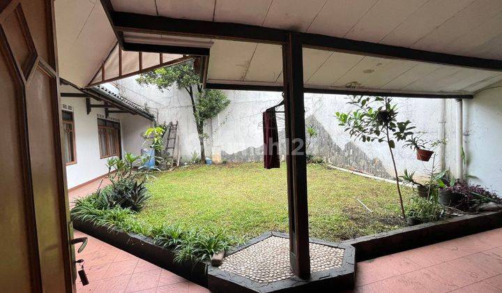 Rumah Luas Keluarga Harmonis di Kawasan Elit, Bandung 1