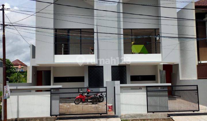 Rumah Baru Modern Untuk Keluarga Baru di Taman Holis Indah 1