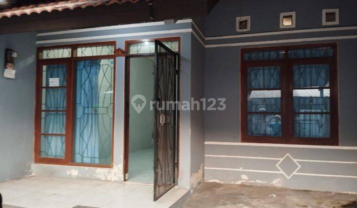 Disewakan Rumah Minimalis Untuk Pasangan Baru di Taman Kopo Indah 1