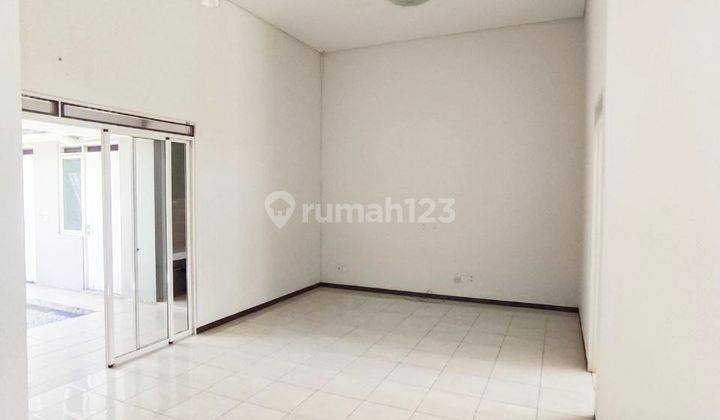 Disewakan Rumah Nyaman Semi Furnish di Kota Baru Parahyangan 1