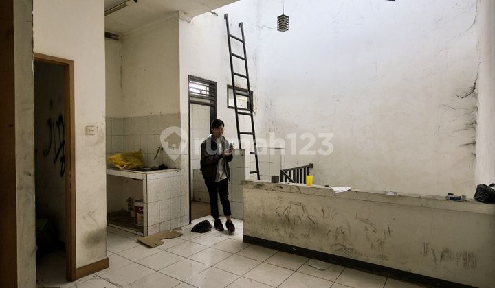 For Rent Quick Ready-to-Use Shop in Busy Area Moh. Toha Bandung 2