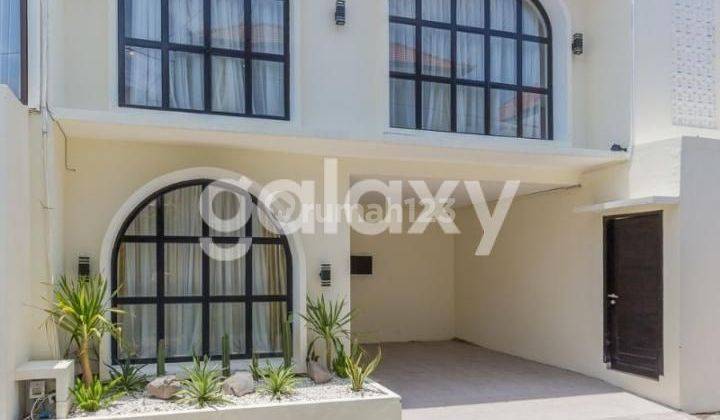 Villa Casa  2 Lantai Seminyak Kerobokan Dijual 1