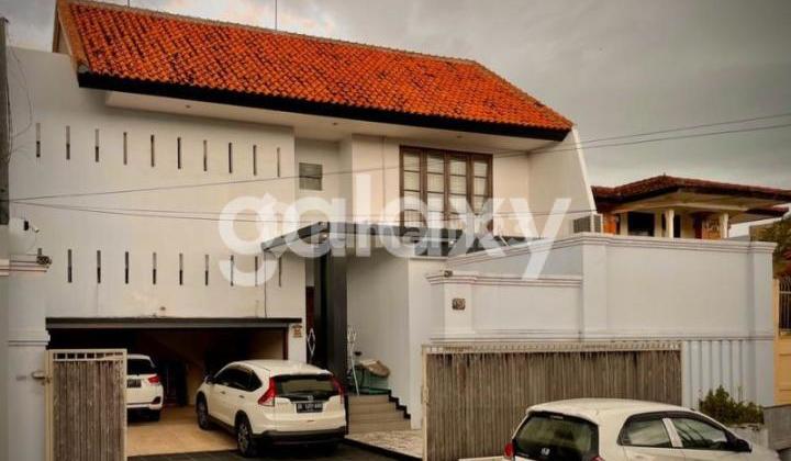 Semi Villa House in Tukad Unda Panjer Denpasar, Bali