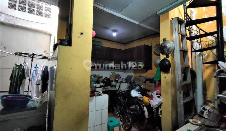 Rumah 2 Lantai di Blok S Kebayoran Baru Lokasi Strategis