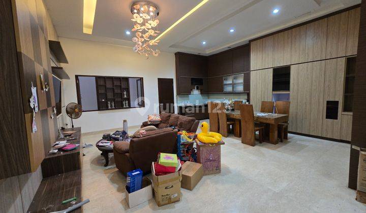 Disewakan Rumah Di Manyar Permai Siap Huni 2
