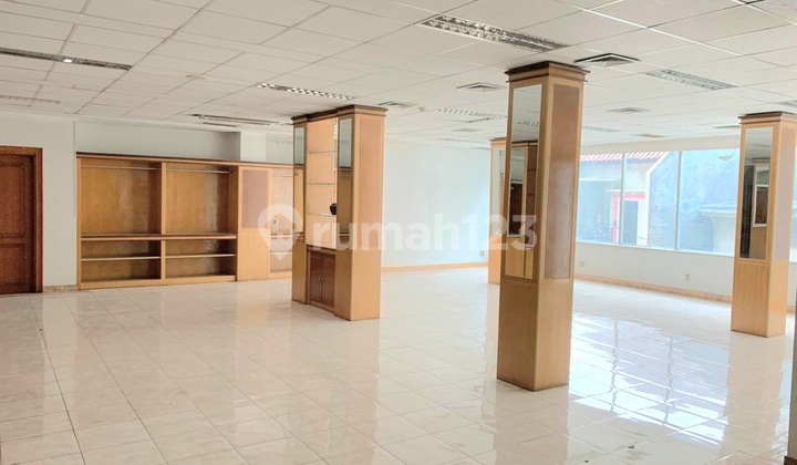 Gedung 4 Lantai Siap Pakai di Cideng Jakarta Pusat