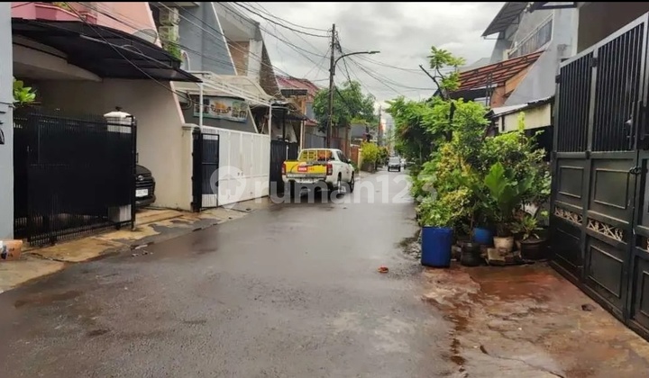 J2250-€1Ll Rumah 2,5 Lantai Lt/Lb 64/98 M2 Jalan 2 Mbl di Duri Kepav 2