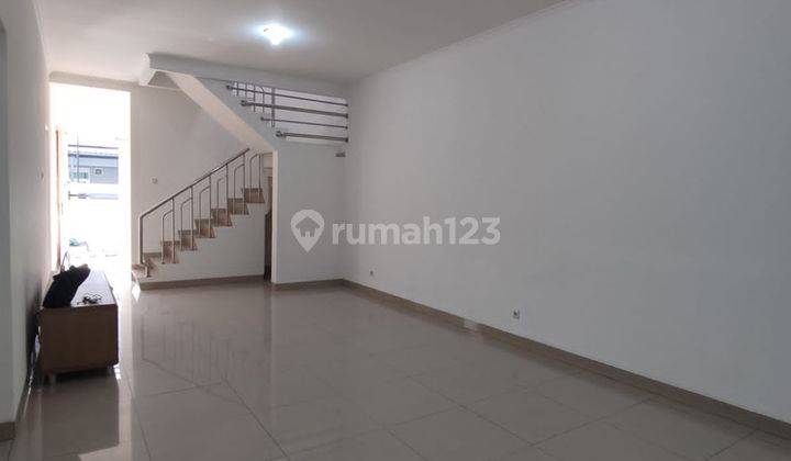 Rumah 2 lantai 7x17 m2 bagus tidak bising hadap timur Duri kepa 2