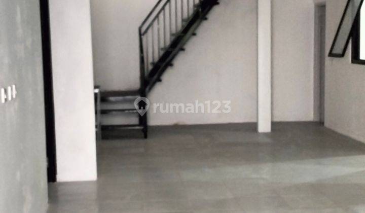 S1521 Rumah usaha kost 11 kt / mess karyawan jln ramai bnyk kantor dan dekat kampus Mercu buana 1