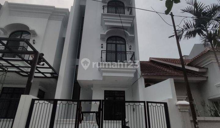 J1487-%4d1 Rumah baru 3 lantai 5x18 m2 hadap selatan jln 2 mbl Taman Ratu 1