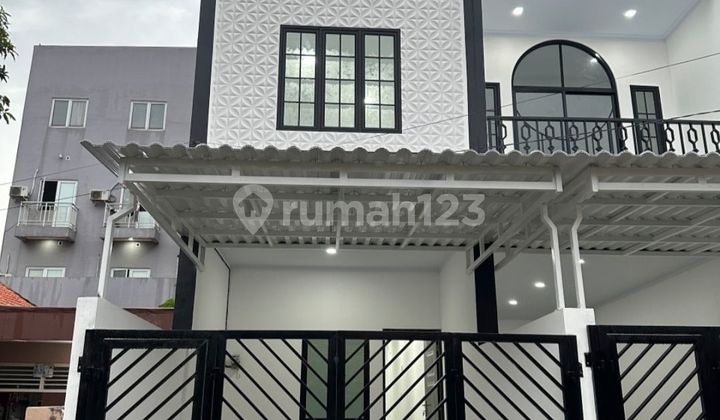 J1558+m1c Rumah Baru 2 Lantai 4x14 M2 Hadap Utara Jln 2 Mbl Tanjung Duren 