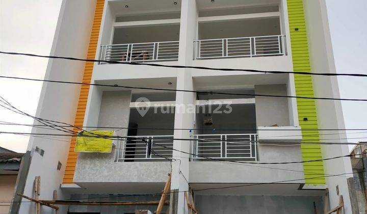 J1560-CBL5 Rumah 3 lantai full 4,5x20/200 m2 hadap selatan jln 2 mbl taman ratu 1