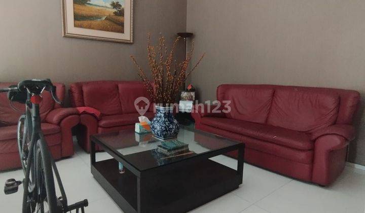 J1669 Dijual Rumah Mewah Intercon 2 Lantai Kondisi Bagus Siap Huni 2