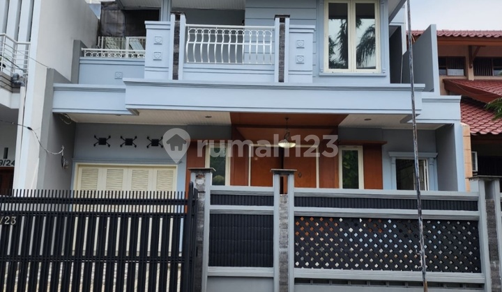 S2068-cb35+ Rumah 2 Lantai 199/213 M2 Hadap Utara Tusuk Sate Jln 2 Mobil Di Puri Indah S2068-cb35+ Rumah 2 Lantai 199/213 M2 Hadap Utara Tusuk Sate Jln 2 Mobil Di Puri Indah
