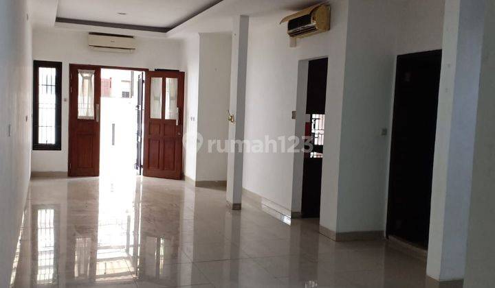 J1546 Rumah 2 lantai 6x15 m2 hadap Utara jln 2 mbl Green ville 2