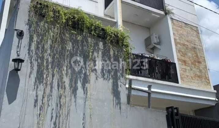 S2211-Cb73= Rumah 3,5 Lantai Lt/Lb 141/350 M2 Carport 3 Mobil Dekat Jalan Raya di Rempoa Tangsel 2