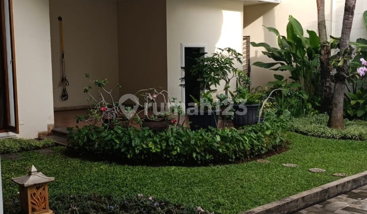 J2153-cb35+ 2.5 Story House Land Area/Building Area 20x40/650 sqm Wide Street for 4 Cars Near Security Post North Facing in Intercon 2