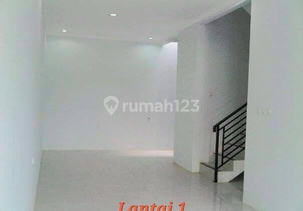 J1743-52+%7o Rumah 2.5 Lantai 92/160 M2  Carport 2 Mbl Jalan 2 Mbl Kreo Dekat Joglo 2