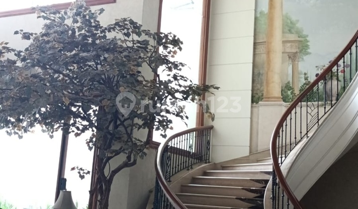 J2153-cb35+ Rumah 2,5 Lantai Lb/lt 20x40/650 M2 Jalan Lebar 4 Mobil Dekat Pos Sekuriti Hadap Utara Di Intercon